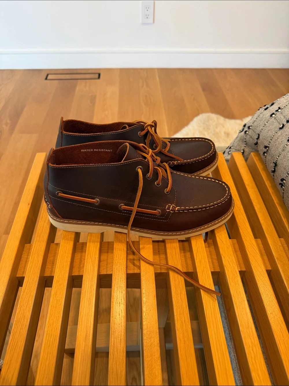 Sperry chukka style